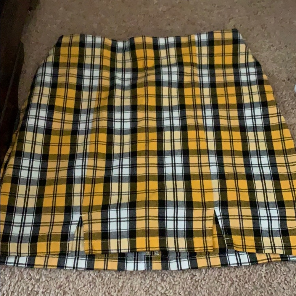 Yellow plaid Hollister skirt